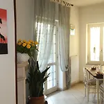 Maison Blanche Nocleg ze śniadaniem Pompeja