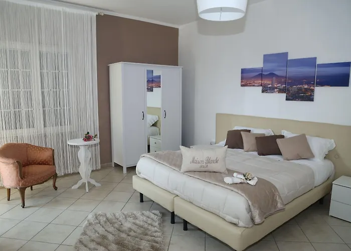 Nocleg ze śniadaniem Maison Blanche 4*