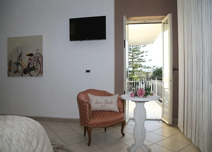 Nocleg ze śniadaniem Maison Blanche